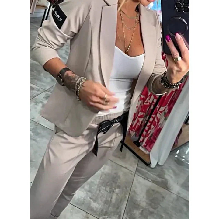 Angelina 2 piece Set Consisting of a casual blazer and trousers