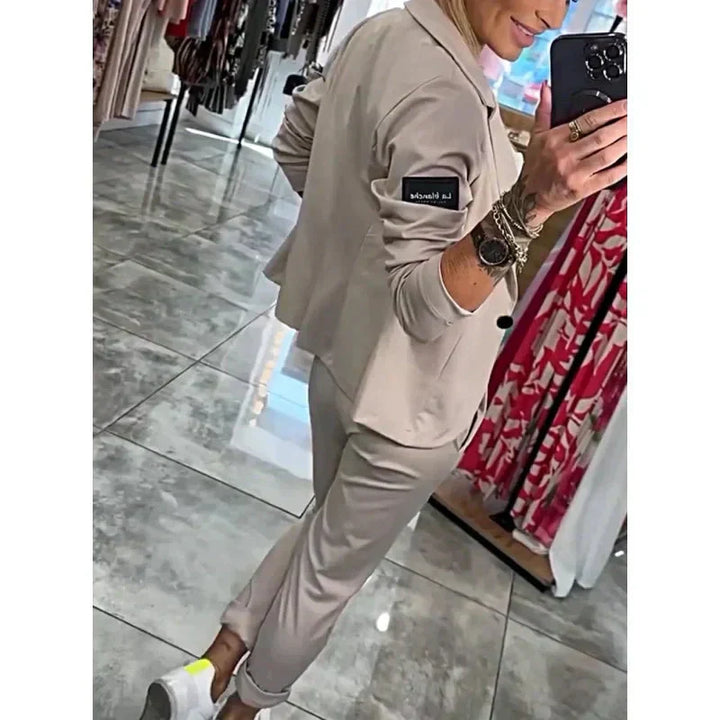 Angelina 2 piece Set Consisting of a casual blazer and trousers
